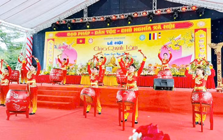 A vibrant drum performance at the festival’s opening ceremony.