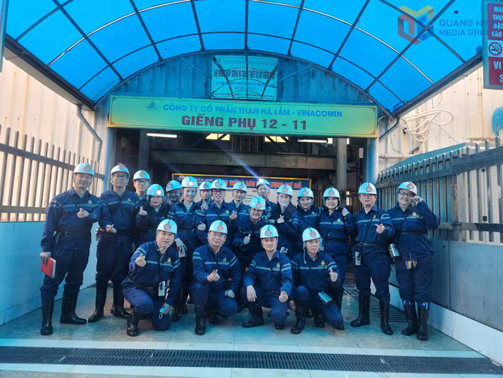 Poets take part in a field trip to Ha Lam Coal Company.