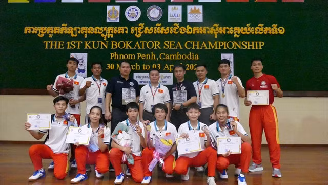 The Vietnamese 'kun bokator' team. — Photo thanhnien.vn