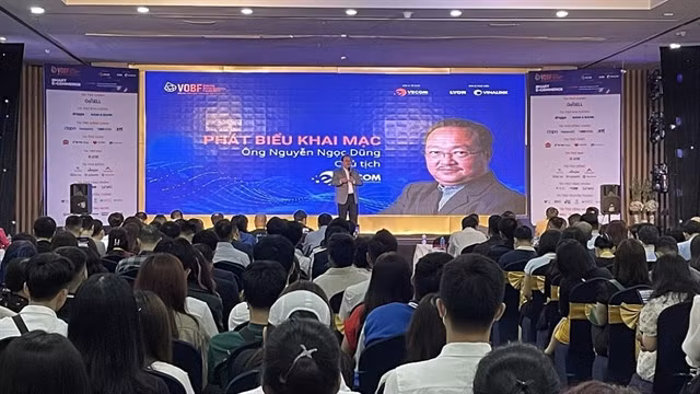Nguyễn Ngọc Dũng, Vecom Chairman, speaks at the forum. — Photo haiquanonline.com.vn