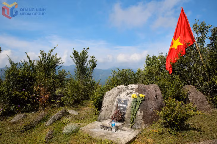 Border marker 1113 on the summit of Cao Ba Lanh Mountain.