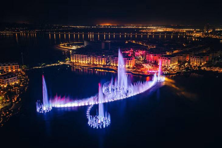 Halo Bay Live Concert energises the Ha Long Bay heritage waterfront ảnh 3