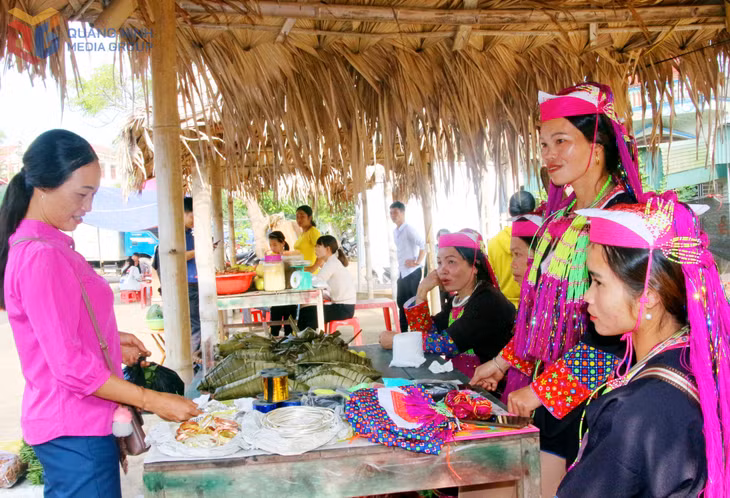 Local markets offer distinctive features and strong potential for tourism development.