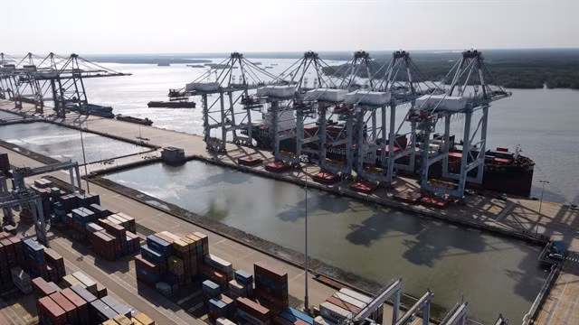 Cái Mép Port. There is an ample room for Việt Nam and Azerbaijan to enhance cooperation, especially in trade and investment. — VNA/VNS Photo Đoàn Mạnh Dương