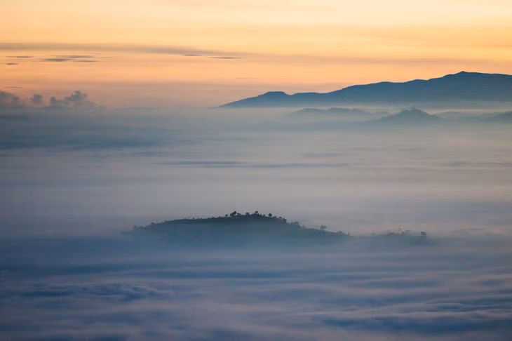 The lure of clouds in mountain pass near Da Lat ảnh 3 The lure of clouds in mountain pass near Da Lat