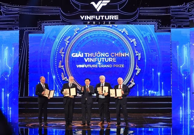 VinFuture Grand Prize awarding ceremony in Hà Nội. — VNA/VNS Photo Tuấn Anh