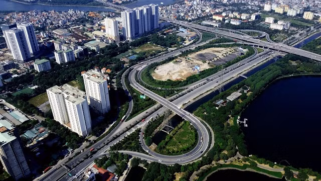Intersection of Pháp Vân - Ring Road No 3 in Hà Nội.—VNA/VNS Photo Huy Hùng