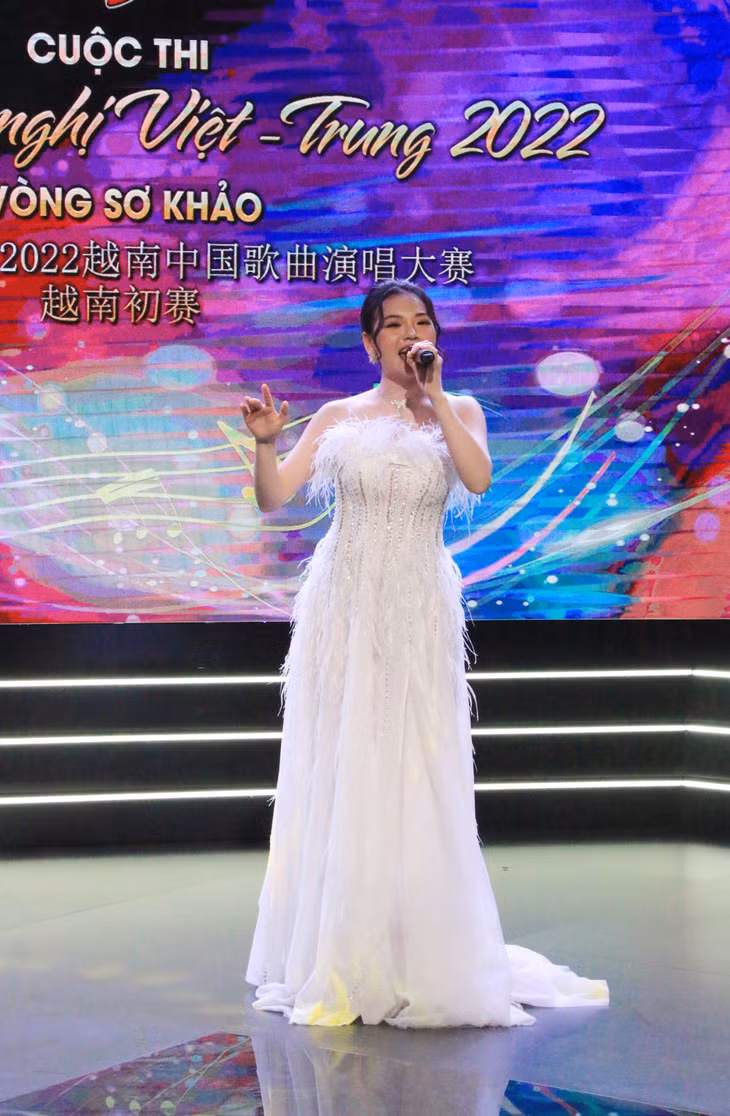 Contestant Doan Thi Linh from Bac Ninh province.