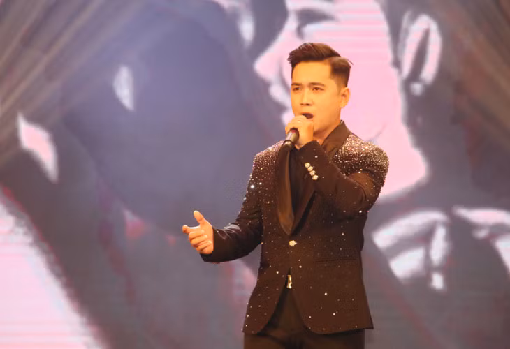Contestant Le Huu Duc from Da Nang city