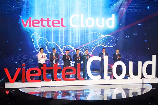 The launching ceremony of Viettel Cloud in October 2022, with the attendance of Minister of Information and Communications Nguyễn Mạnh Hùng. Photo from the Ministry of Information and Communications
