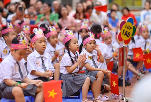 First-grade students at Văn Khê Primary School in Hà Đông District, Hà Nội. — VNA/VNS Photo Thanh Tùng