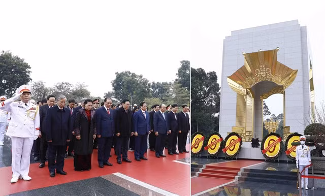 Vietnamese leaders paid respect to the Martyrs’ Monument in Bắc Sơn Street. — VNA/VNS Photo