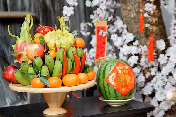 Vietnamese traditional offering trays prepared for Lunar New Year's Eve hinh anh 3