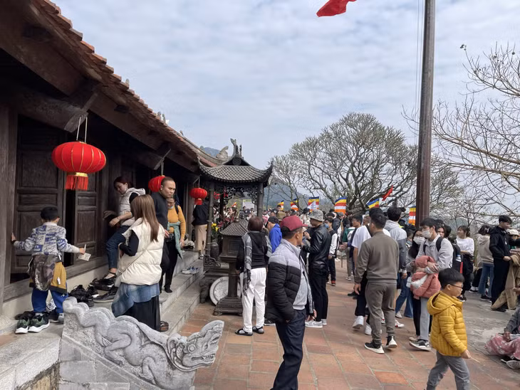 Yen Tu reports surges in holiday-maker numbers during Tet