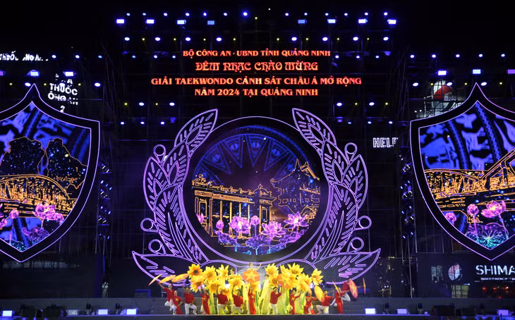 The song "Hello Vietnam" inspired all listeners the love for the country.