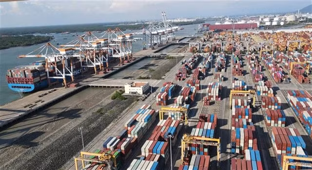 Cái Mép - Thị Vải Port in Bà Rịa - Vũng Tàu Province. — VNA/VNS Photo