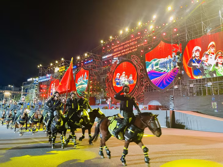 A parade formation by the Mobile Police Cavalry Regiment