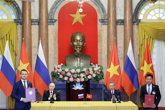 Vietnamese President Tô Lâm and Russian counterpart witnessed the exchange of cooperation agreements signed during the latter's State visit to Việt Nam on June 20, 2024. — VNA/VNS Photo Nhan Sáng