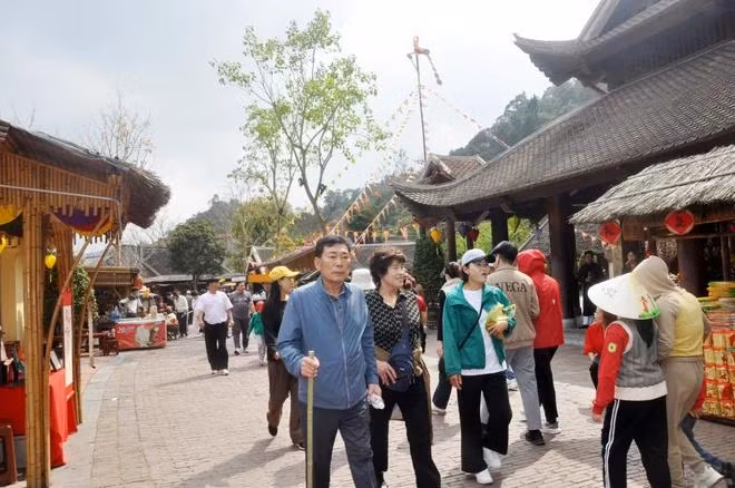 Connecting pilgrims traveling to Yen Tu with community tourism destinations is a direction that Tung Lam Development JSC is focusing on