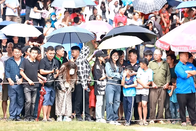 Thousands of visitors attend the much-anticipated cultural event of Bắc Hà District. Photo baophapluat.vn