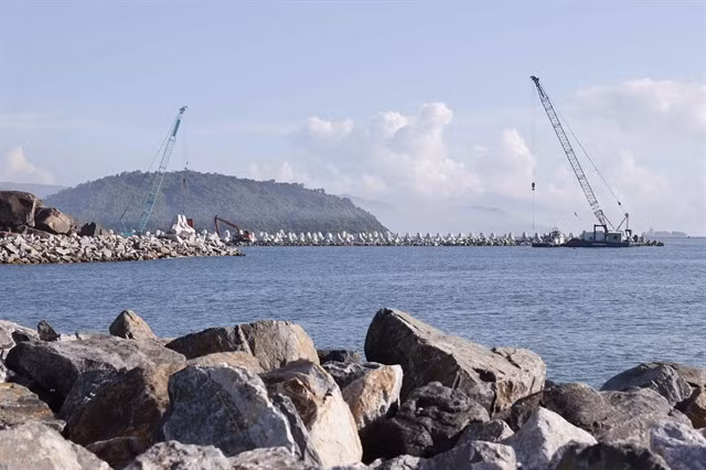 Liên Chiểu Port under construction. VNA/VNS Photo
