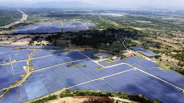 A solar power farm in Ninh Thuận Province. Incentive policies and appropriate financial mechanisms should be raised to attract investments from both private and international sectors into renewable energy developments in Việt Nam to accelerate energy transition towards a green economy. — VNA/VNS Photo Huy Hùng