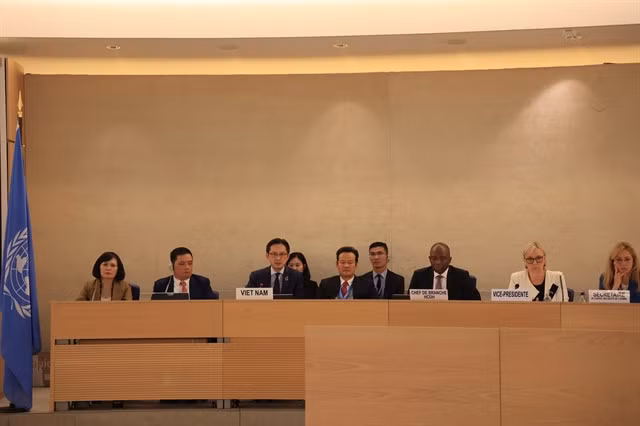 Deputy Minister of Foreign Affairs Đỗ Hùng Việt (first row, third from left) at the human rights session on Friday. — VNA/VNS Photo