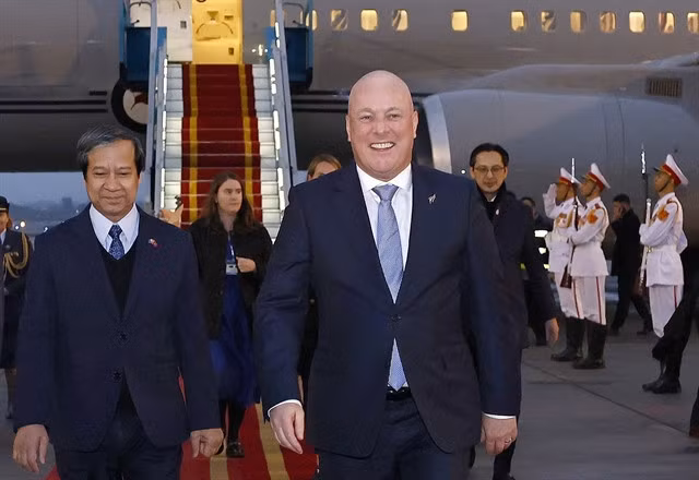 New Zealand Prime Minister Christopher Luxon arrived at Nội Bài International Airport on Tuesday afternoon. VNA/VNS Photo