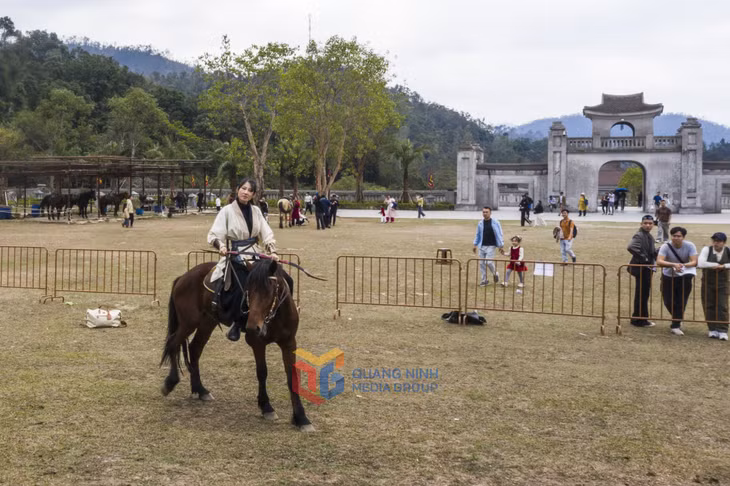 They can participate in exciting games and sports, such as horseback riding...