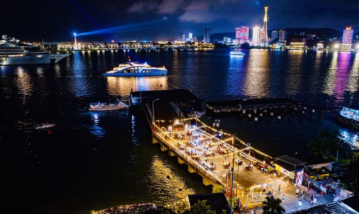 Hong Gai ward is reviewing a proposal to rezone the Vinashin Port area into a mixed-use service zone to support tourism growth.