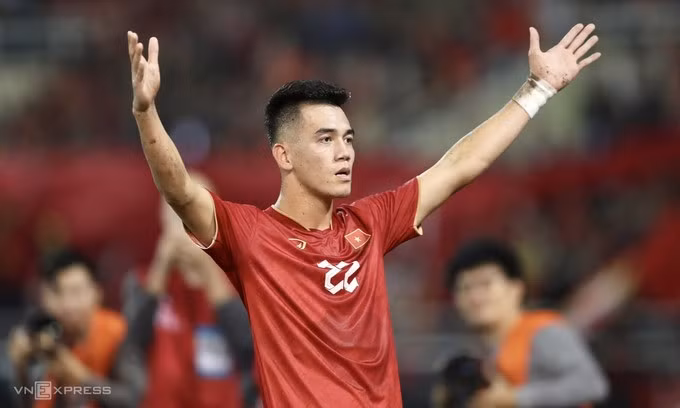 Vietnamese star striker among nominations for best footballer in Asia