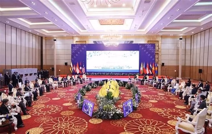 At the Interface with representatives of the ASEAN Youth Organisation. (Photo: VNA)