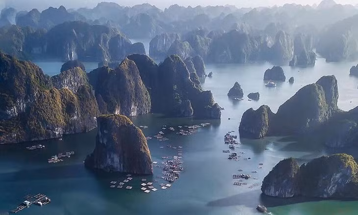 Ha Long Bay 