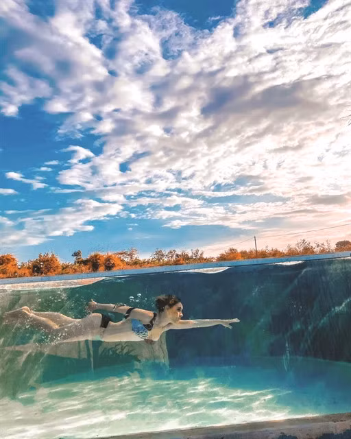 A spectacular swimming pool at Lee's Hillside. Photo camnangdulich.vn