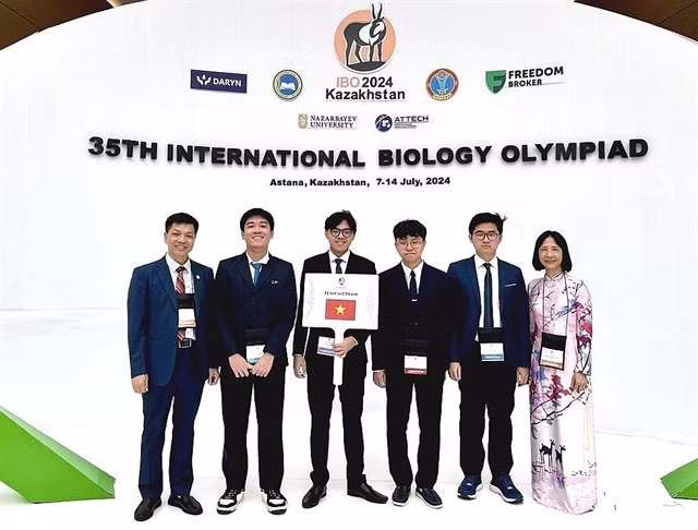 Vietnamese team at the International Biology Olympiad (IBO) 2024 held in Kazakhstan. — VNA/VNS Photo