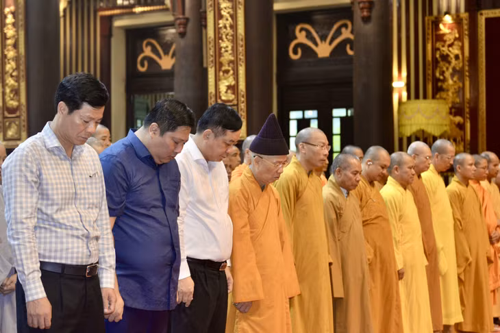Attendants paid respects to General Secretary Nguyen Phu Trong.