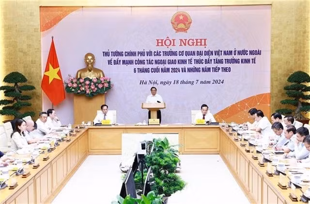 PM Phạm Minh Chính speaks at the meeting on economic diplomacy promotion on July 18. VNA/VNS Photo