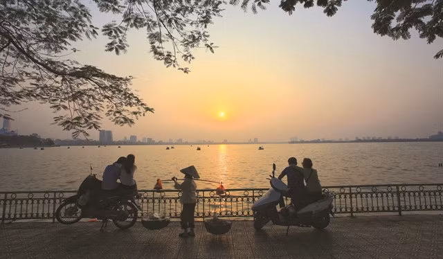 Covering about 500ha, West Lake is the largest lake of the city. VNS Photo Trương Vị