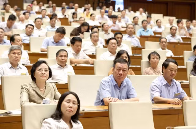 Party members attend the conference at Diên Hồng Hall in Hà Nội. VNA/VNS Photo
