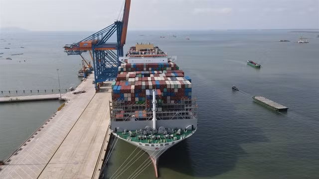 Gemalink Port is expected to welcome the largest container ships in the world after completing Phase 2. — Photo tapchicongthuong.vn
