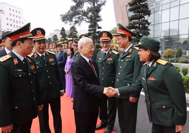 General Secretary Nguyễn Phú Trọng met with leaders of the 108 Military Central Hospital on the occasion of the 70th Anniversary of the Hospital’s Traditional Day (April 1, 1951 - April 1, 2021) on April 19, 2021. — VNA/VNS Photo Trí Dũng