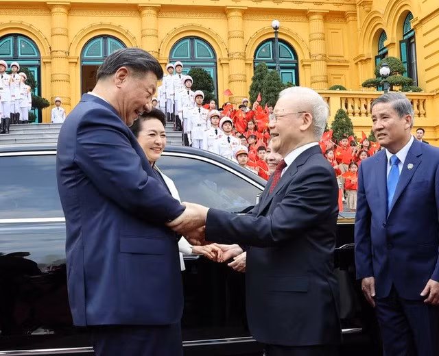 The visit is made at the invitation of Party General Secretary Nguyen Phu Trong and his spouse, and President Vo Van Thuong and his spouse, according to the Communist Party of Viet Nam (CPV) Central Committee's Commission for External Relations - Photo: VNA