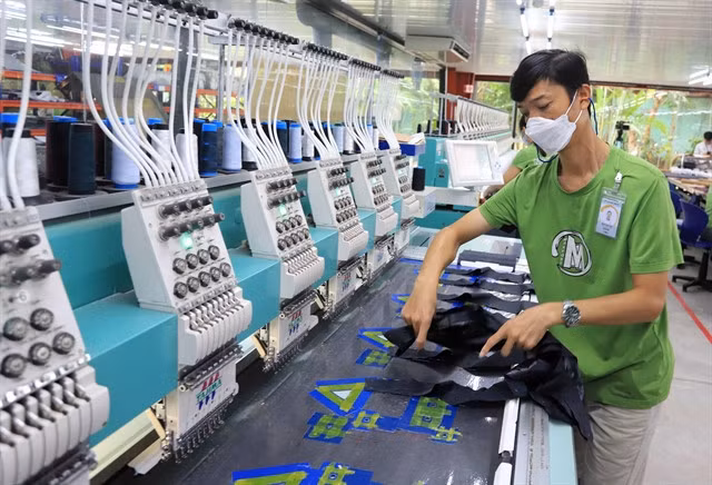 Garment production at Maxport Company in Thái Bình Province. Việt Nam runs a record trade surplus fof nearly $30 billion this year, nearly three times higher than 2022. — VNA/VNS Photo Thế Duyệt