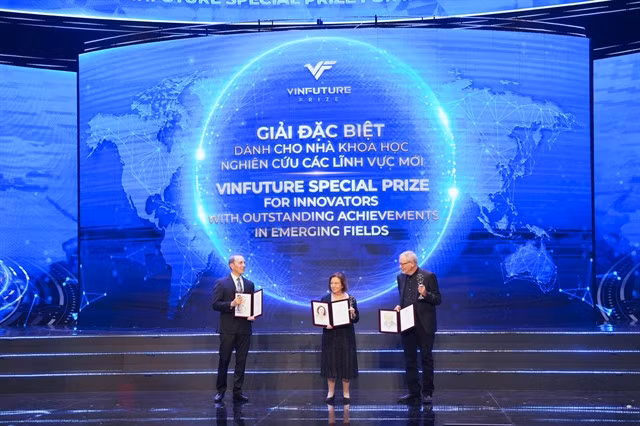 The 2023 VinFuture Special Prize for Innovators with Outstanding Achievements in Emerging Fields is awarded to Prof. Daniel Joshua Drucker (Canada), Prof. Joel Francis Habener (United States), Prof. Jens Juul Holst (Denmark), and Assoc. Prof. Svetlana Mojsov (United States) for the “discovery of the role of glucagon-like peptide-1 (GLP-1). — Photo courtesy of the organiser