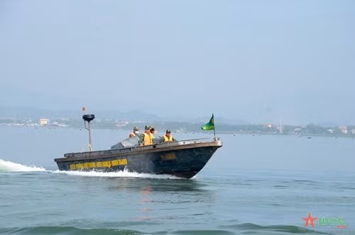 Tra Co Border Post conducting patrols at sea