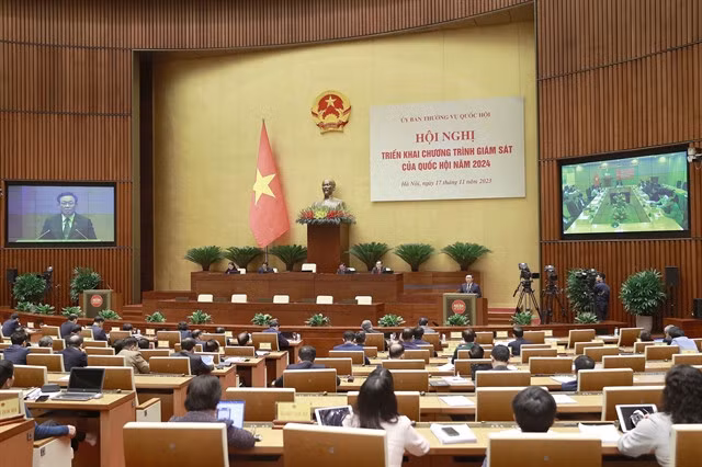 The National Assembly on Friday organised a teleconference to review the parliament’s supervisory agenda for 2023 and launch new tasks for 2024. — VNA/VNS Photo