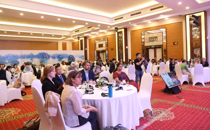 Participants at the forum.