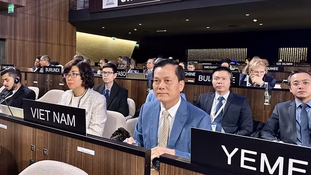 Deputy Minister of Foreign Affairs Hà Kim Ngọc at the 42nd session of the UNESCO General Conference. — VNA/VNS Photo Thu Hà