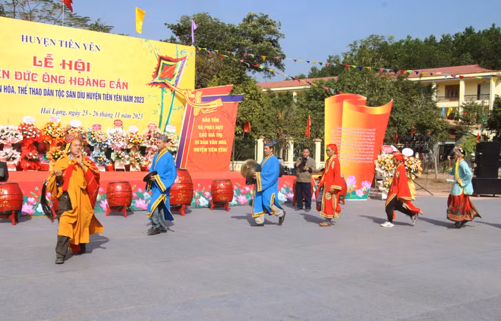 San Diu people's folk dance