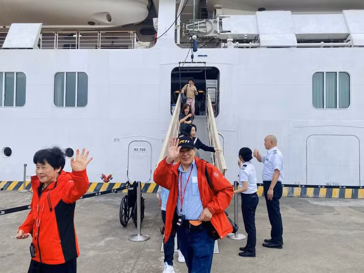 Ha Long International Port welcomes first foreign cruise ship in lunar new year ảnh 2 Ha Long International Port welcomes first foreign cruise ship in lunar new year ảnh 2